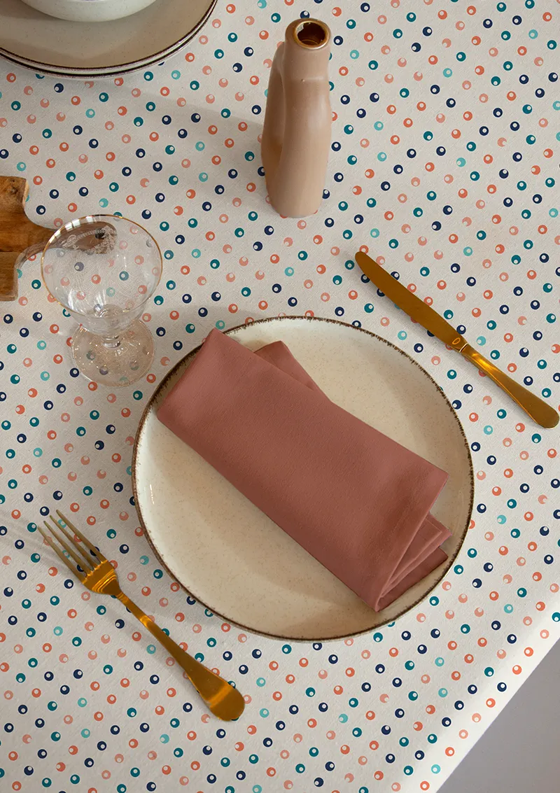 Mantel ZREE Namid, estampado de topos multicolor.