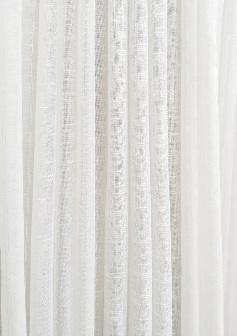 White recycled flame-retardant curtain for sustainable hotels